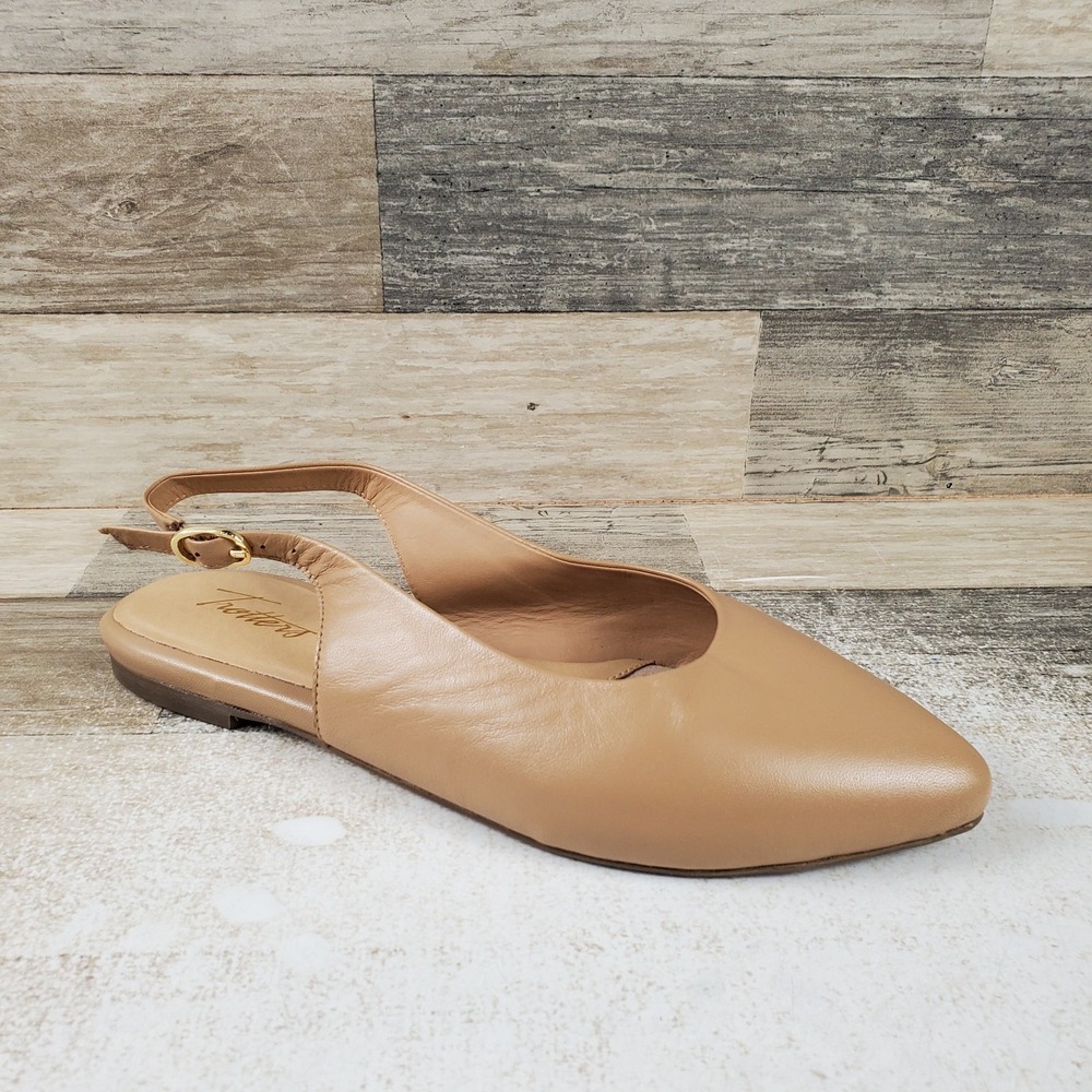 Trotters Evelyn Womens Slingback Flat Sz 8.5 M Nude Pointed-Toe Adjustable Strap